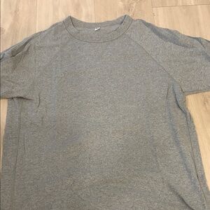 Uniqlo Men's Heather Gray Short Sleeve Shirt